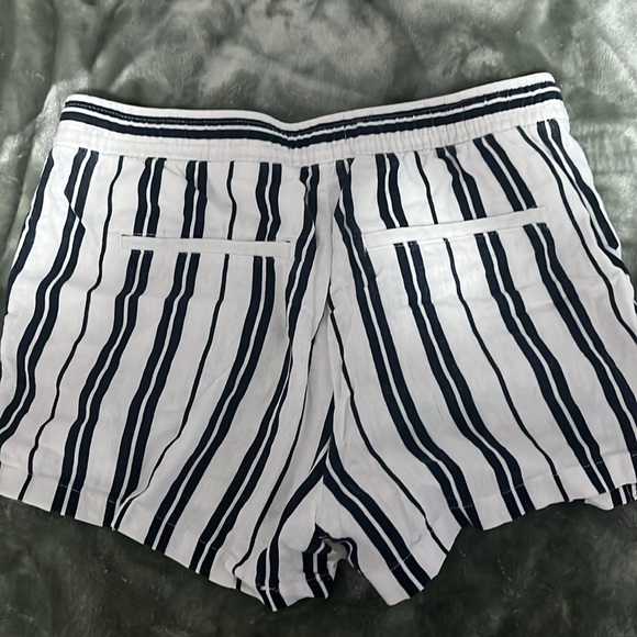 H&M White Striped Shorts - Picture 4 of 4